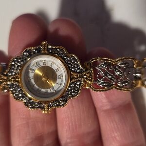 Vintage Willow Bay Elegant Gold and Silver Women's Bracelet Watch